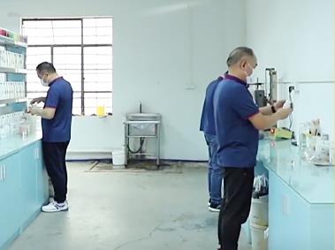 Gros PSAF gratuit Résistant à l'eau Résistant à l'eau pour les tissus cuir Protecteur de meubles Soins des meubles Spray résistant à l'eau 8