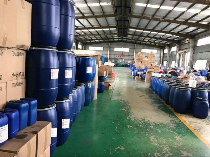 Gros PSAF gratuit Résistant à l'eau Résistant à l'eau pour les tissus cuir Protecteur de meubles Soins des meubles Spray résistant à l'eau 12