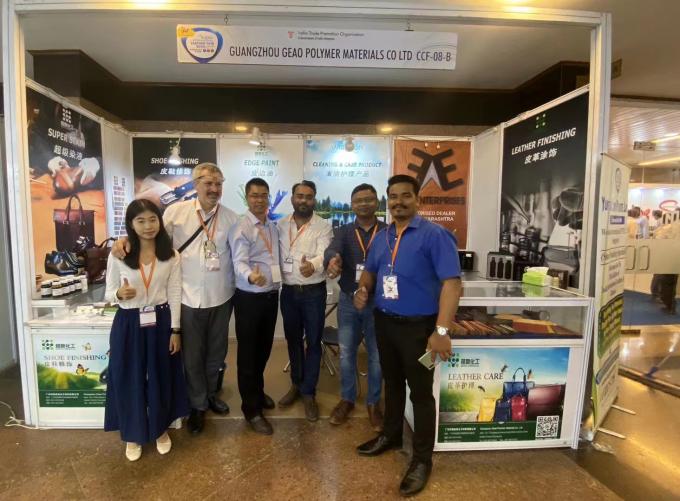 Gros PSAF gratuit Résistant à l'eau Résistant à l'eau pour les tissus cuir Protecteur de meubles Soins des meubles Spray résistant à l'eau 23