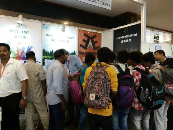 Gros PSAF gratuit Résistant à l'eau Résistant à l'eau pour les tissus cuir Protecteur de meubles Soins des meubles Spray résistant à l'eau 24