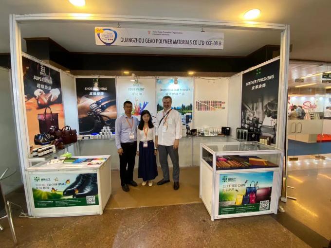 Gros PSAF gratuit Résistant à l'eau Résistant à l'eau pour les tissus cuir Protecteur de meubles Soins des meubles Spray résistant à l'eau 30